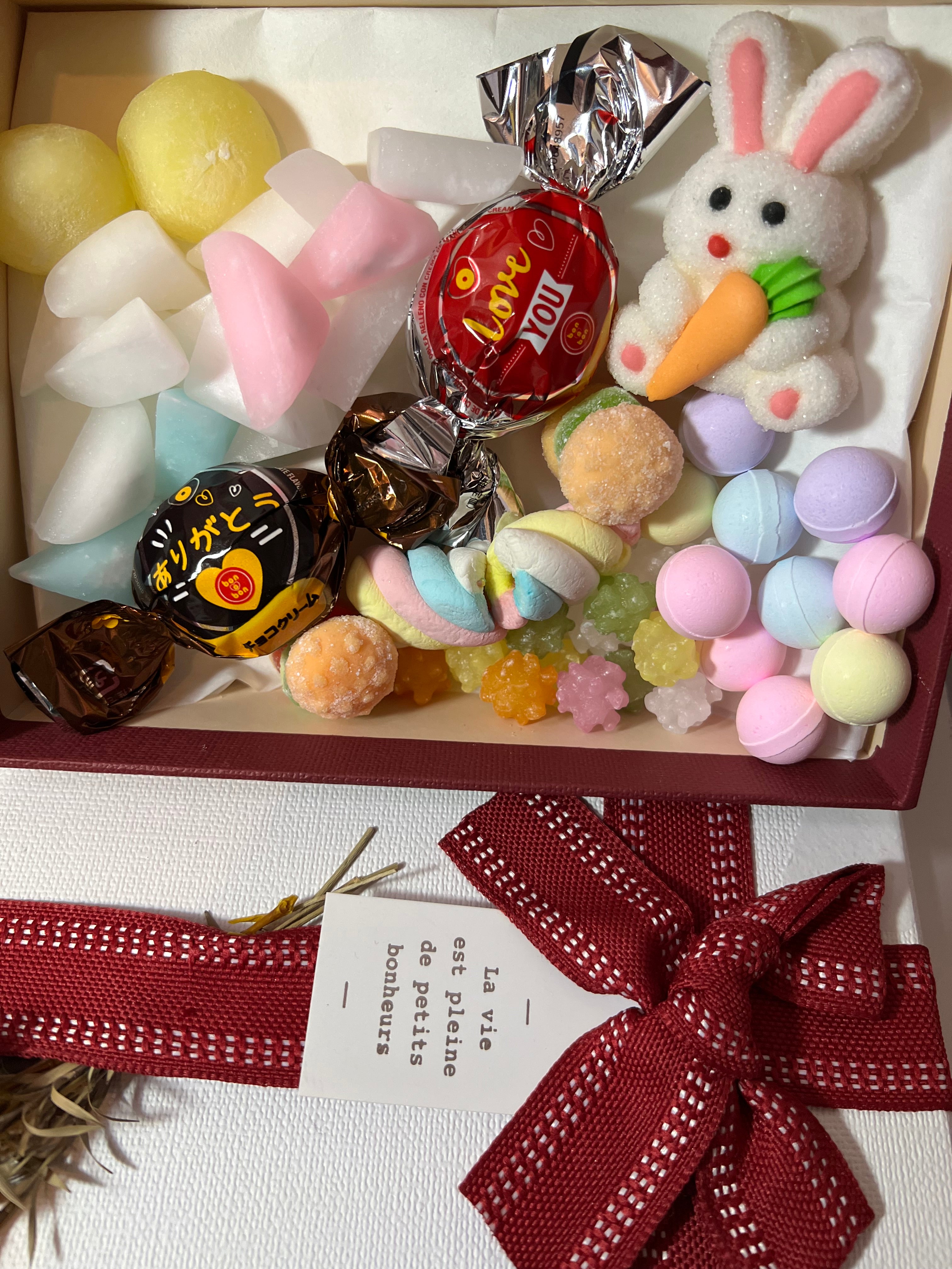 Japanese Candy Box – Best Japanese Candy & Sweets Mix with Konpeito Sugar Candy, Japanese Jelly Candy, Japanese Chocolate & Traditional Wagashi Snacks