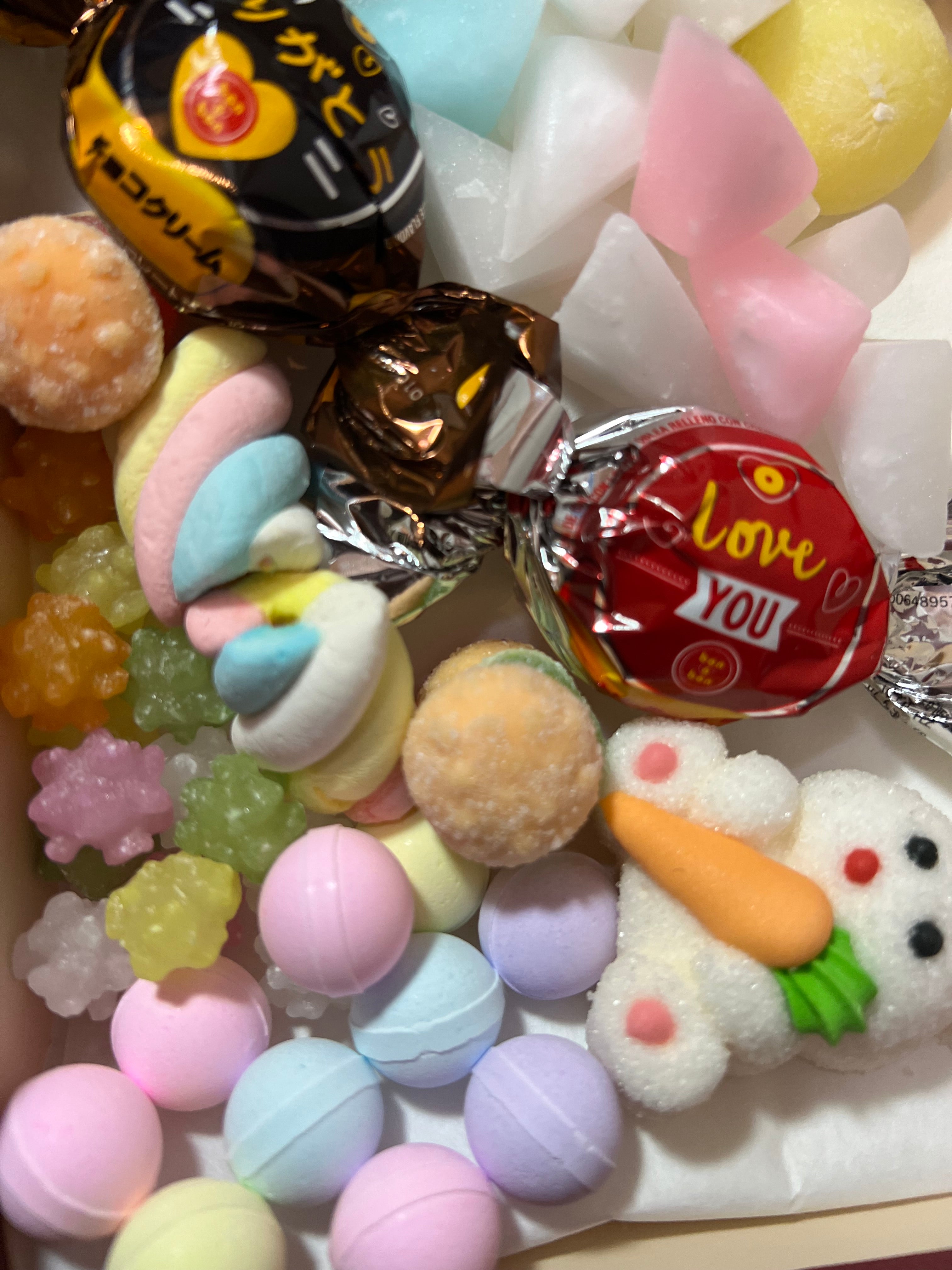 Japanese Candy Box – Best Japanese Candy & Sweets Mix with Konpeito Sugar Candy, Japanese Jelly Candy, Japanese Chocolate & Traditional Wagashi Snacks