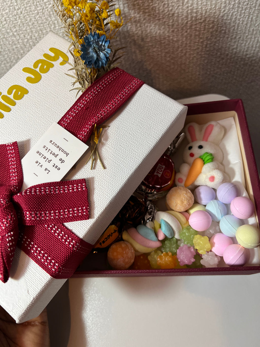 Japanese Candy Box – Best Japanese Candy & Sweets Mix with Konpeito Sugar Candy, Japanese Jelly Candy, Japanese Chocolate & Traditional Wagashi Snacks